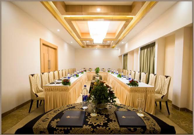Hotel The Celestial Park, Bhopal Esterno foto